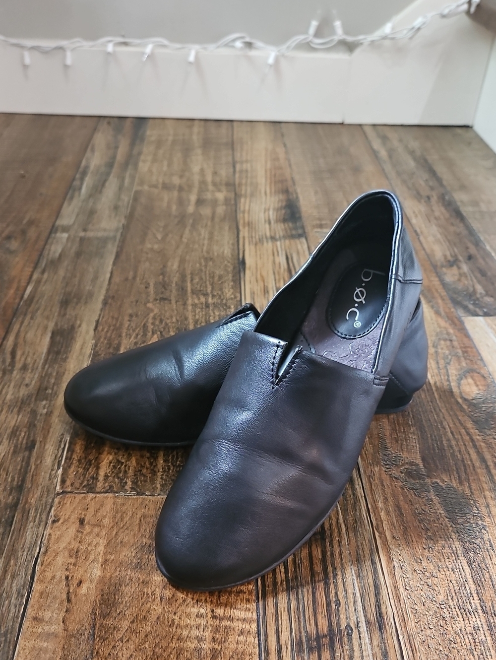 b.o.c. Womens Comfortable Black Buttery Soft Leather Slip-On Loafers